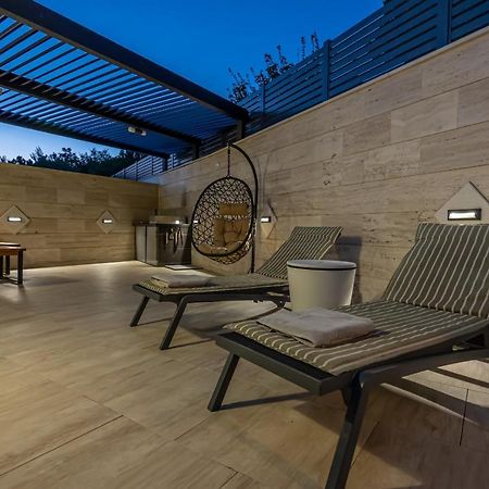 Villa Marassi With Heated Pool, Hot Tub And Sauna Криквеница Екстериор снимка