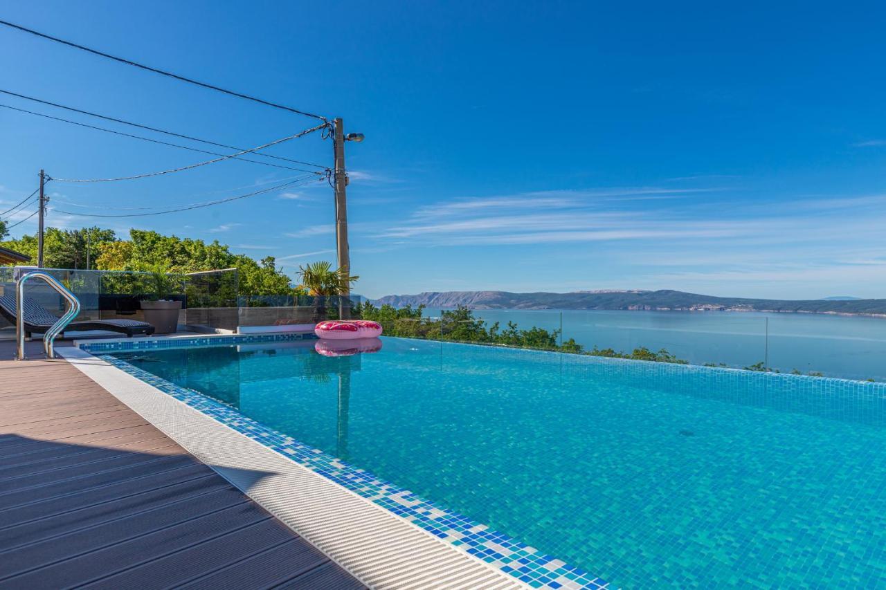 Villa Marassi With Heated Pool, Hot Tub And Sauna Криквеница Екстериор снимка