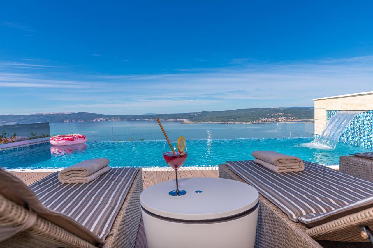 Villa Marassi With Heated Pool, Hot Tub And Sauna Криквеница Екстериор снимка