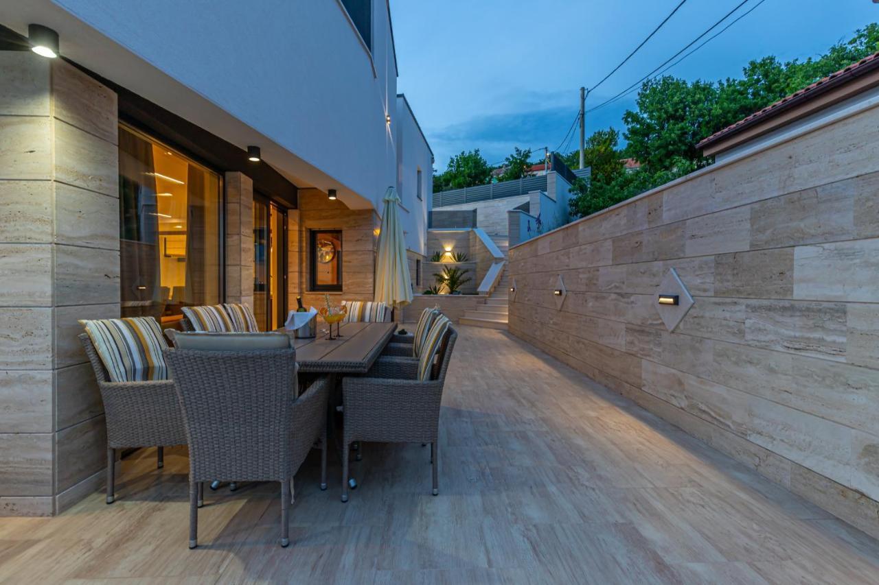 Villa Marassi With Heated Pool, Hot Tub And Sauna Криквеница Екстериор снимка