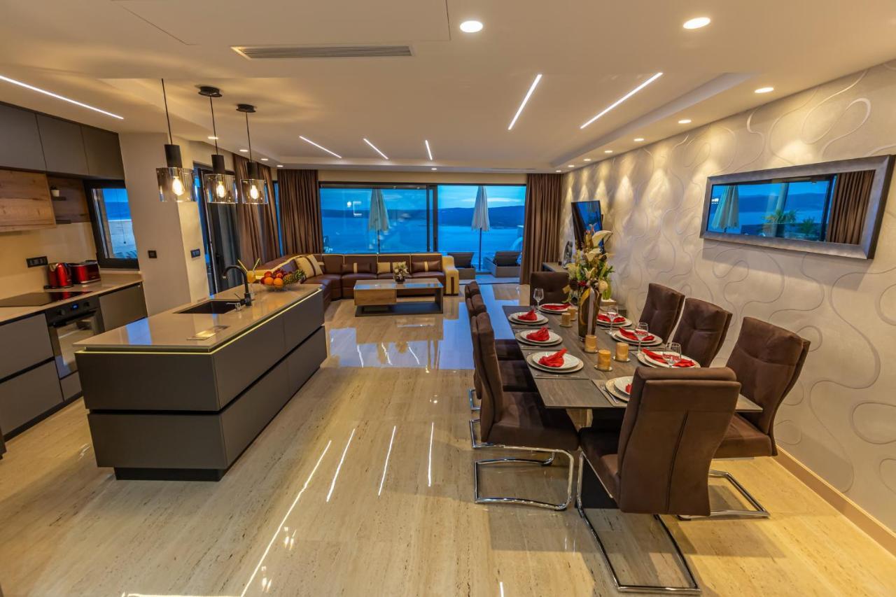 Villa Marassi With Heated Pool, Hot Tub And Sauna Криквеница Екстериор снимка
