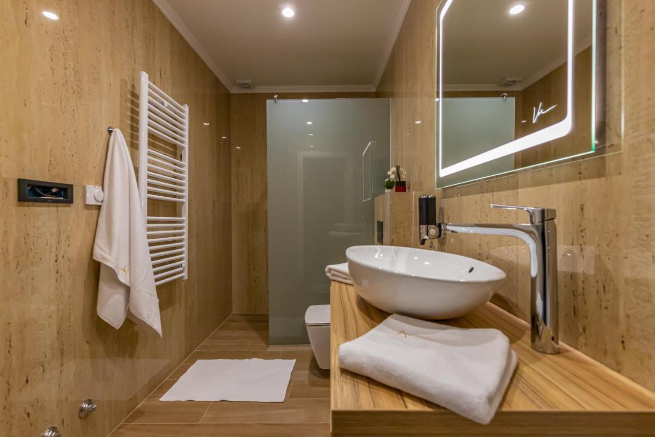 Villa Marassi With Heated Pool, Hot Tub And Sauna Криквеница Екстериор снимка