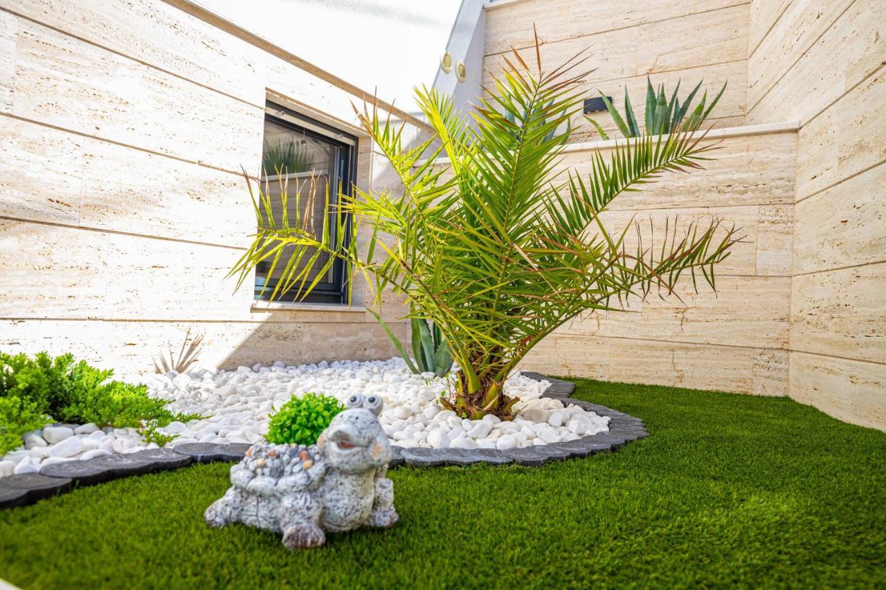 Villa Marassi With Heated Pool, Hot Tub And Sauna Криквеница Екстериор снимка