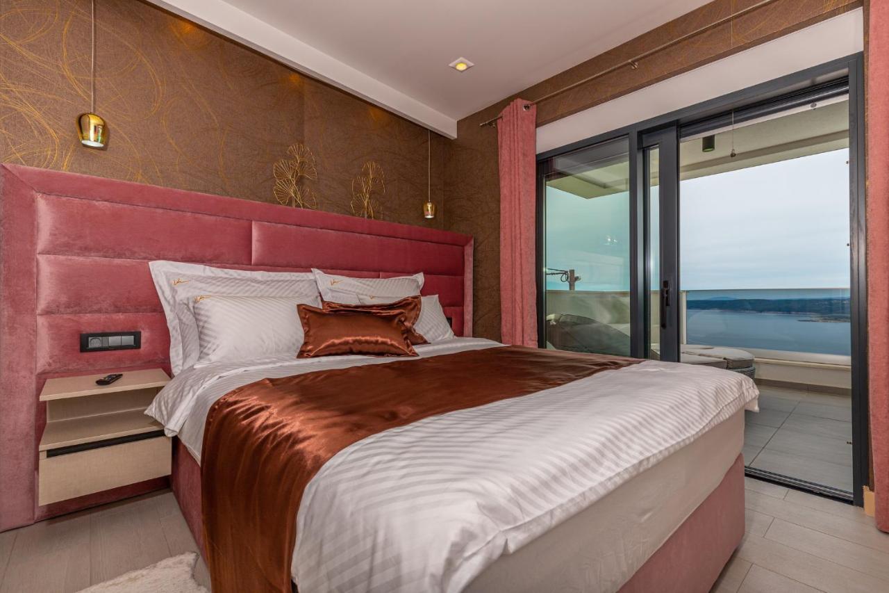 Villa Marassi With Heated Pool, Hot Tub And Sauna Криквеница Екстериор снимка